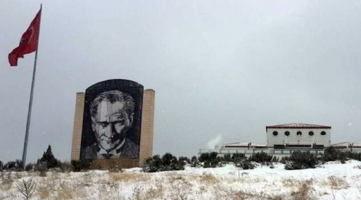 Üniversitedeki Atatürk anıtına ne oldu?