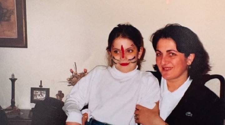 Ünlü oyuncu çocukluk fotoğrafını paylaştı: 'Nasıl anlamadın anne'