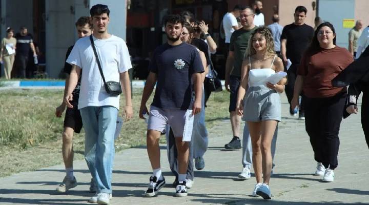 YKS'nin ilk oturumu TYT sona erdi: 2.5 milyon aday ter döktü