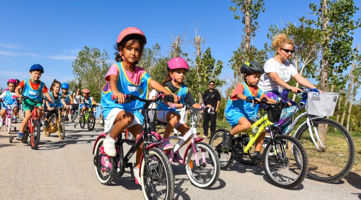 Yanan ormanlar için pedal çevirdiler!