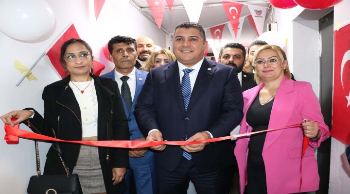 Yerli ve Milli Parti'nin İzmir İl Başkanlığı açıldı