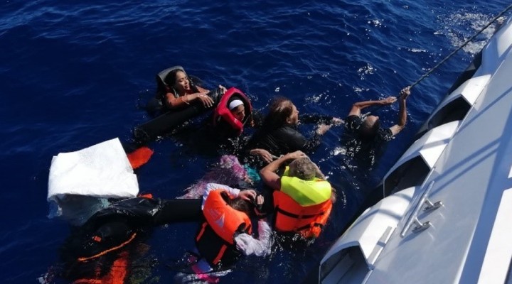 Yunanistan geri itti, 2'si bebek, 3'ü çocuk 6 kişi hayatını kaybetti