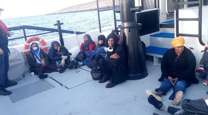 Yunanlar botun motorunu söküp geri itti.. Türk Sahil Güvenliği kurtardı