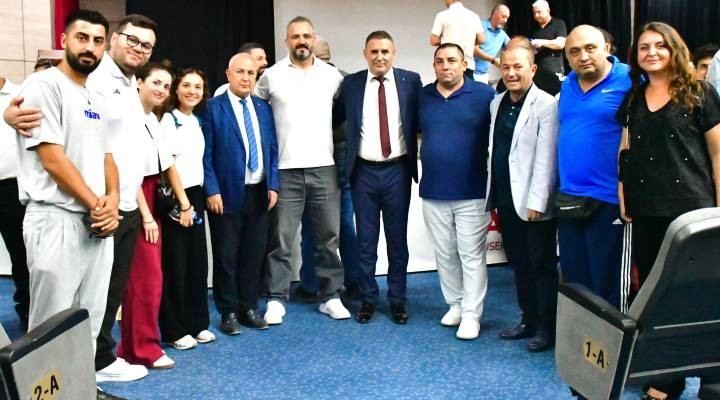 Yunusemre Belediyespor'da Bülent Kanik güven tazeledi
