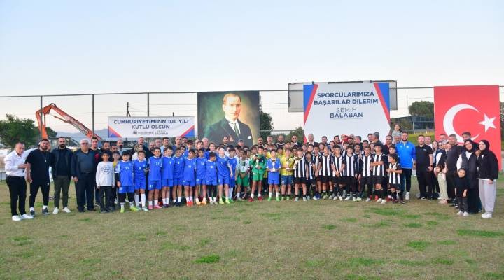 Yunusemre'de 29 Ekim Futbol Turnuvası coşkuyla yapıldı