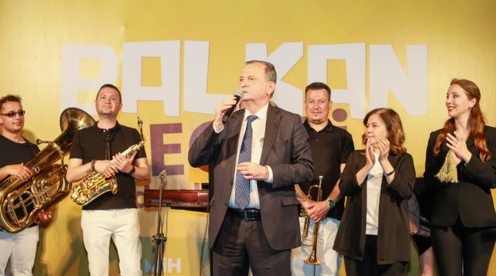 Yunusemre'de Balkan ezgileri yankılandı