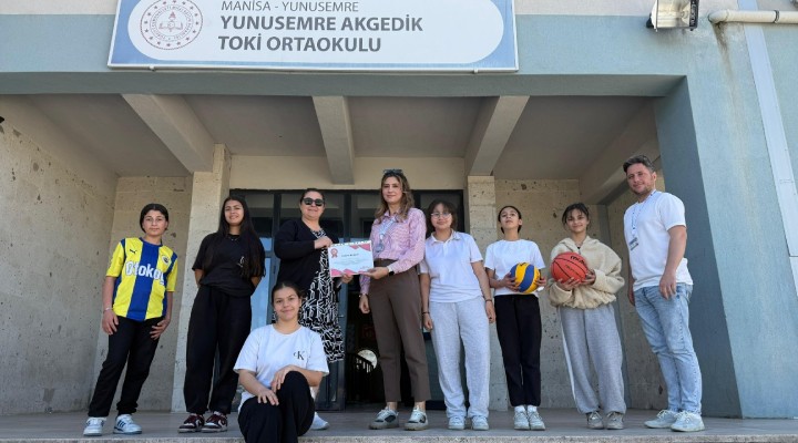 Yunusemre'de okullararası pil yarışması sona erdi