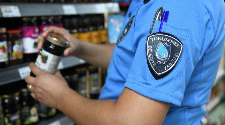 Yunusemre'den market ve fırınlara denetim