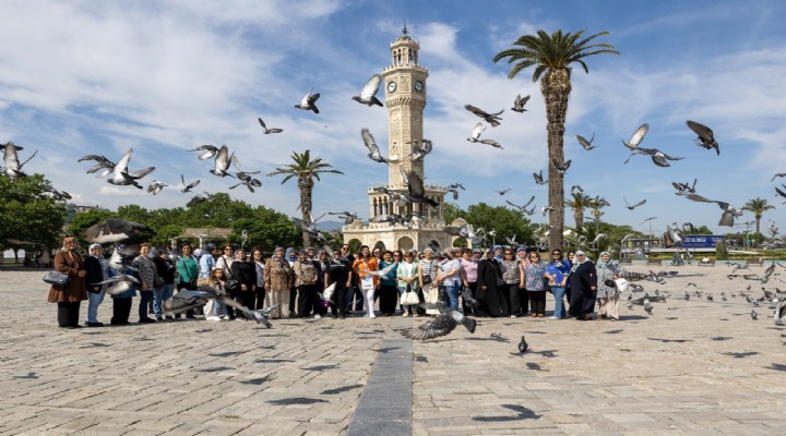 Yunusemreli kadınlar İzmir'i gezdi