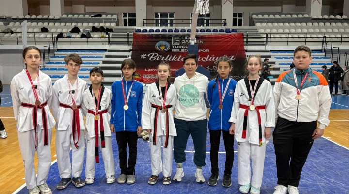 Yunusemreli taekwondocular, Turgutlu'da madalyaları topladı