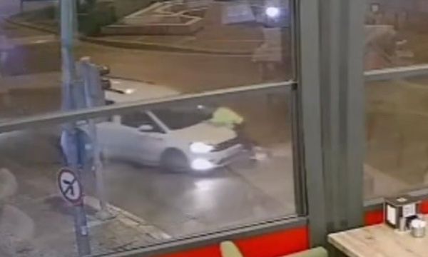 Alkollü sürücü trafik polisine dehşeti yaşattı